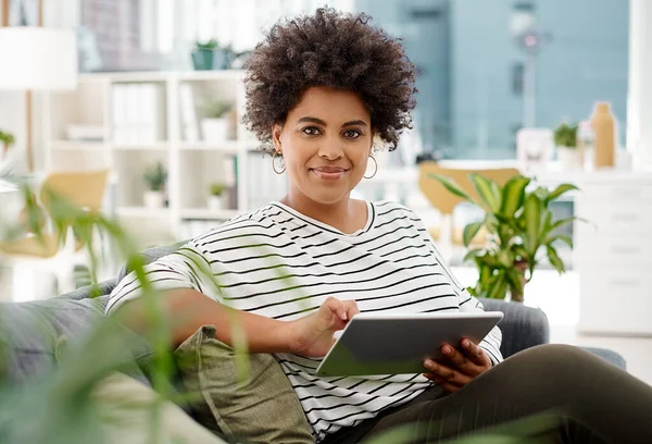 Technology Supports Creative Dreams Portrait Young Businesswoman Using Digital Tablet —  Fotos de Stock