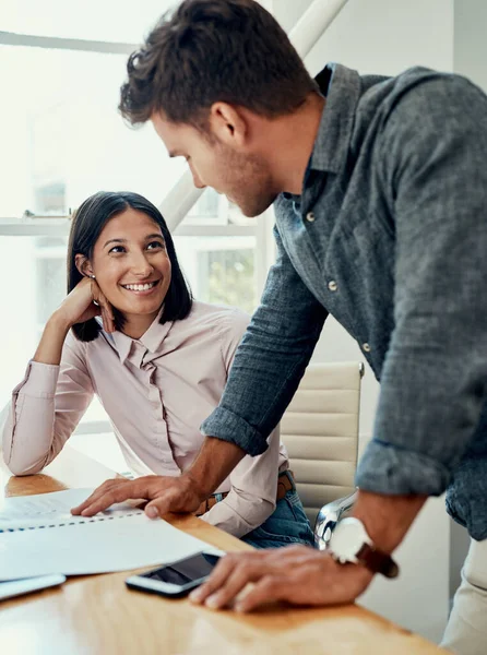 Checking How Her Day Going Two Young Businesspeople Sitting Together — Stockfoto