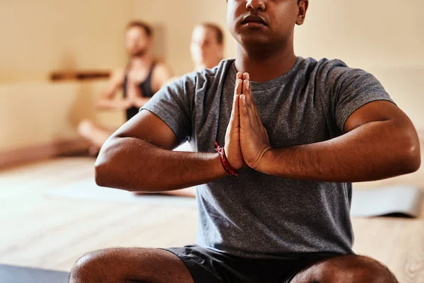 Immersed Magic Yoga Group Young Men Women Meditating Yoga Class — Fotografia de Stock