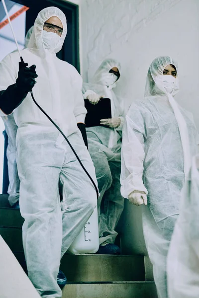 Dream Virus Fighting Team Group Healthcare Workers Wearing Hazmat Suits — Stock fotografie