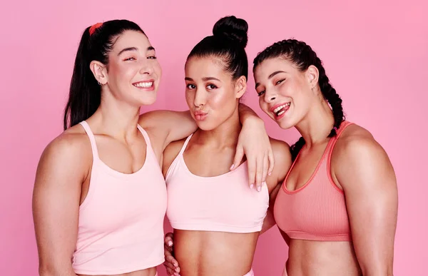 Becoming Strong Beautiful Women Studio Portrait Group Sporty Young Women — Stockfoto
