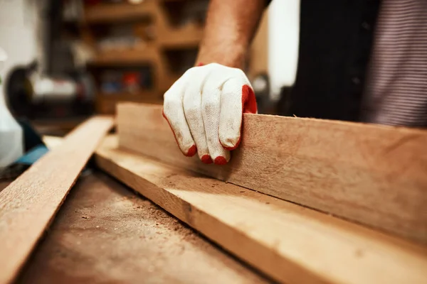 Almost Done You Closeup Unrecognizable Male Carpenter Using Sandpaper Smoothen — Stock fotografie