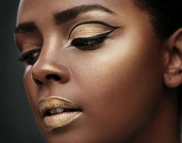 Stay Golden Beautiful Young Woman Wearing Makeup — Stockfoto