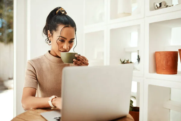 Entrepreneurs Job Never Attractive Young Businesswoman Sitting Enjoying Cup Coffee — Foto Stock