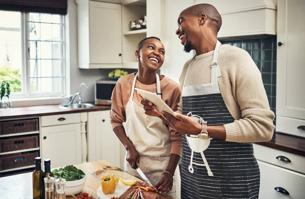 Who Needs Recipe Anyway Affectionate Young Couple Using Tablet While — Stock Photo, Image