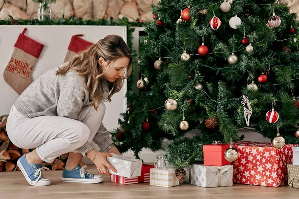 One Mom Carefree Woman Placing Decorations Christmas Tree Home Day — Stok fotoğraf