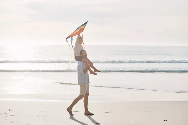 Hold High Son Full Length Shot Young Boy Being Carried — Stock Fotó