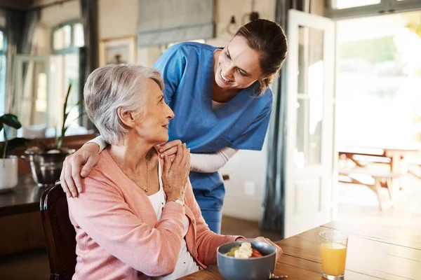 You Enjoying Your Breakfast Young Nurse Checking Senior Woman Breakfast —  Fotos de Stock