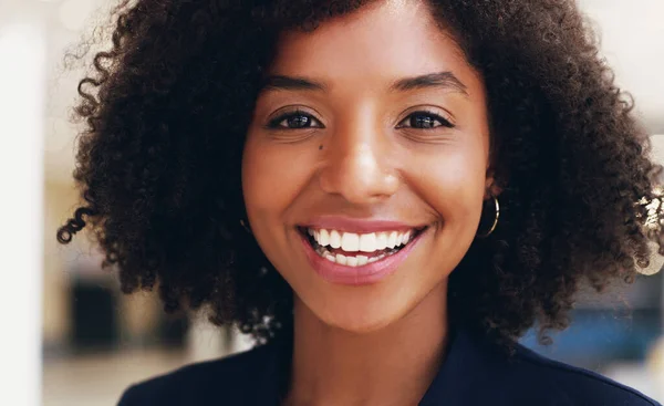 Smile Curve Sets Everything Straight Cropped Portrait Attractive Young Businesswoman — Stockfoto