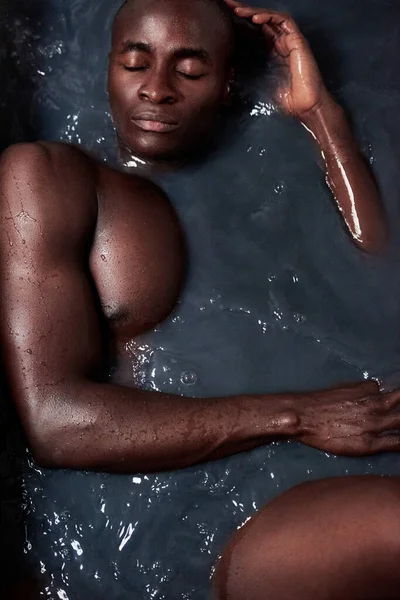 All Muscle All Man Handsome Young Man Submerged Bath Filled — Photo