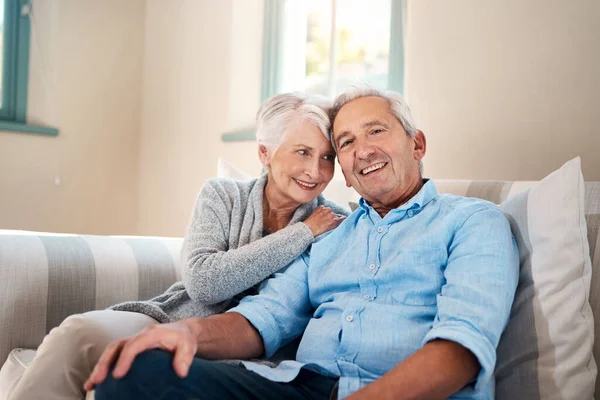 Love All You Need Life Senior Couple Relaxing Together Sofa — Photo