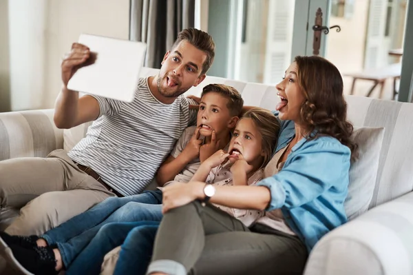 Silly Selfies Best Selfies Young Family Four Taking Selfies Together — Fotografia de Stock