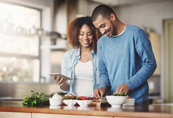 Young Happy Romantic Couple Cooking Healthy Food Together Recipes Online — Zdjęcie stockowe