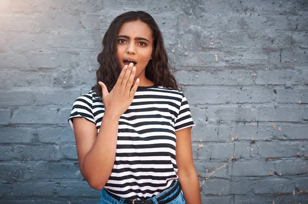 Now Thats Hard Believe Portrait Young Woman Looking Surprised Grey — Stockfoto