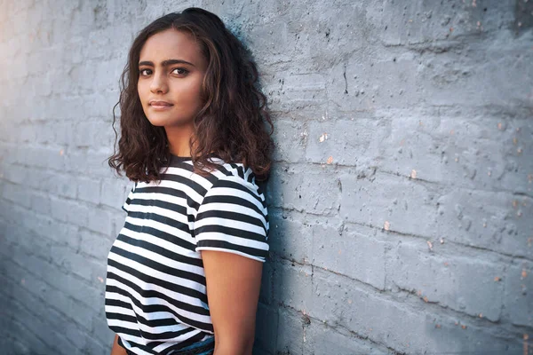 Stay Authentically True Who You Portrait Young Woman Standing Grey — Foto Stock