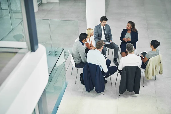 Diverse Group Businesspeople Employees Colleagues Seminar Planning Sitting Talking Circle — Stockfoto