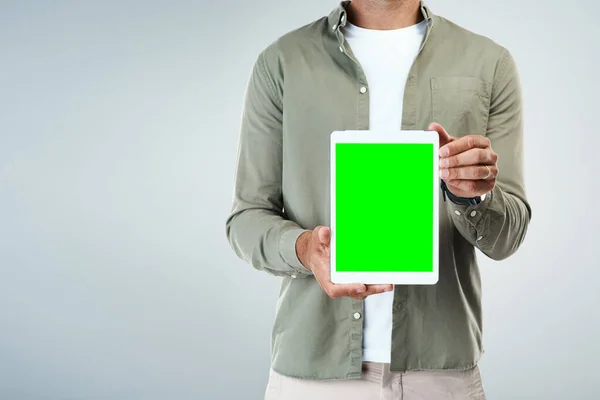 Have Look Unrecognizable Man Holding Displaying Digital Tablet While Standing — Fotografia de Stock