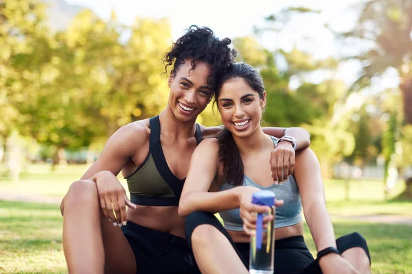 Proud Friend Cropped Portrait Two Attractive Young Women Sitting Close — ストック写真