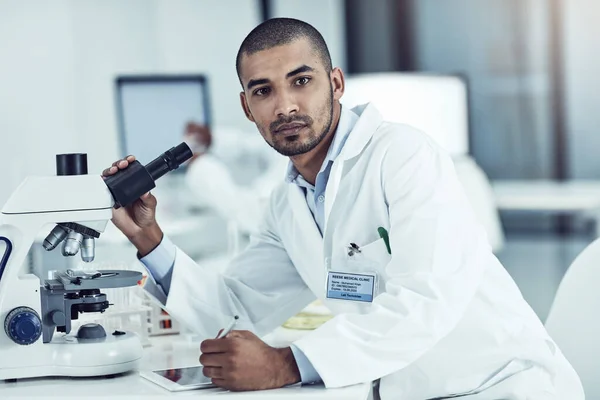 Vision Discovery Thinking Scientist Leading Innovation Modern Science Lab Portrait — Stockfoto
