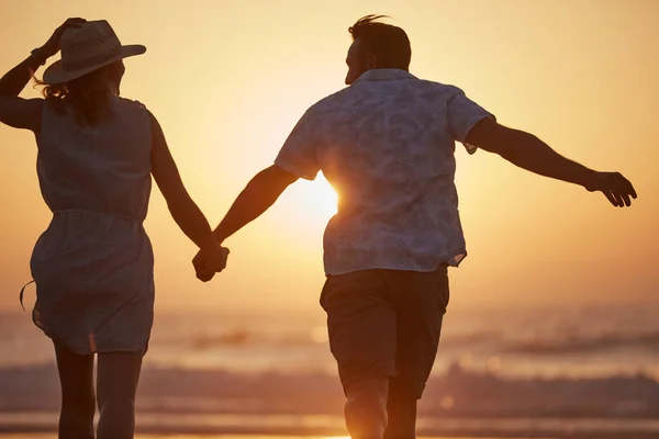Want Spend Forever You Mature Couple Running Beach — Stockfoto