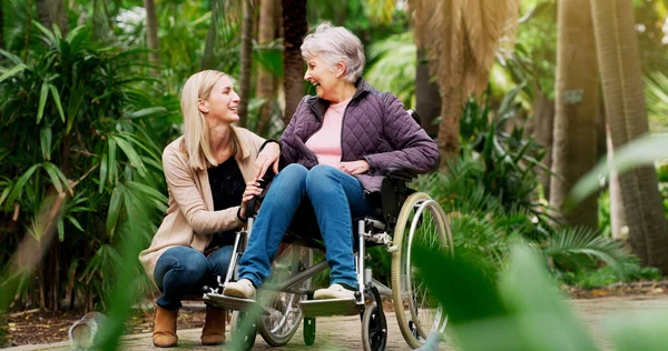 Thanks Being Here Love Cheerful Elderly Woman Wheelchair Spending Time — Stock fotografie