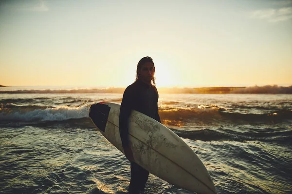 Surfing Time Time Portrait Young Man Carrying Surfboard Beach — ストック写真