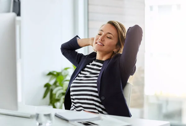 Can Finally Take Break Now Attractive Businesswoman Laying Back Relaxing — Photo