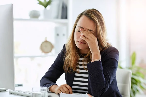 Everything Just Starting Haywire Attractive Businesswoman Looking Overly Stressed Out — Stock Fotó