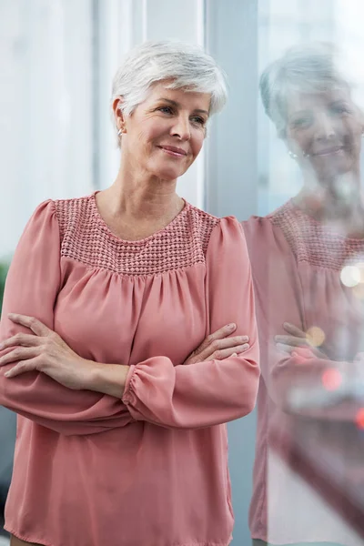 Shes Thinking Abut Good Old Days Cheerful Mature Businesswoman Posing — Stock Photo, Image