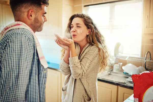 Can Blow You Kiss Loving Couple Baking Kitchen — Photo