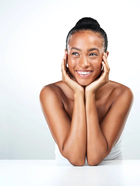 Shes Thinking Certain Someone Studio Shot Attractive Young Woman Resting — Stockfoto