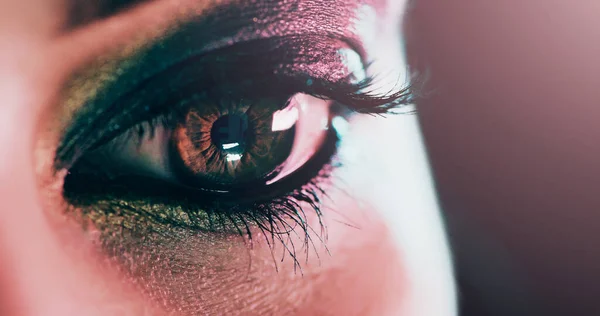 Можете Видеть Огонь Жгущий Глазами Крупный План Красивого Женского Глаза — стоковое фото