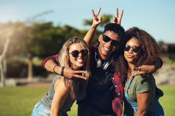 You Guys Best Portrait Group Cheerful Young Friends Posing Photo — Foto Stock