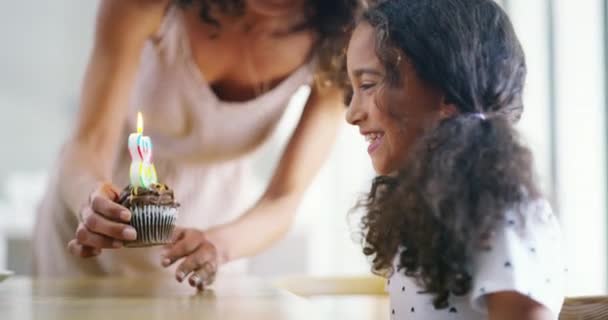 Birthday Happy Smiling Excited Young Girl Her Mother Giving Her — Vídeos de Stock
