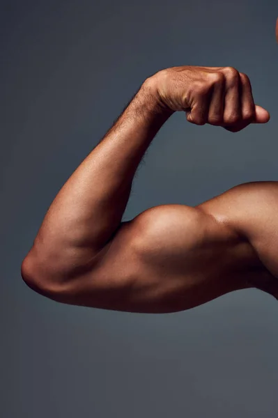 Worked Too Hard Get Studio Shot Muscular Shirtless Young Sportsman — ストック写真