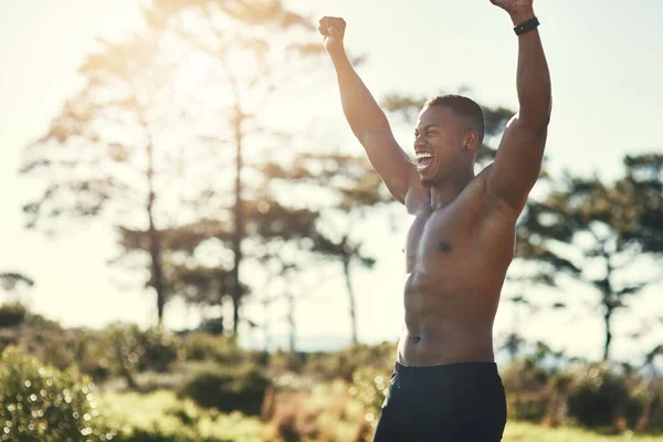 Made Handsome Young Man Standing His Hands Raised While Exercising — ストック写真