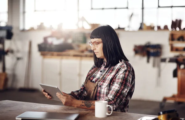 Shes Business Creativity Attractive Young Woman Working Her Tablet While — Foto Stock