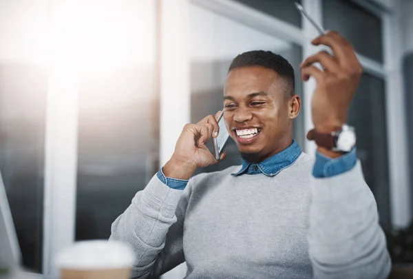 Hes Right Job Handsome Young Businessman Talking Cellphone While Working — Stockfoto