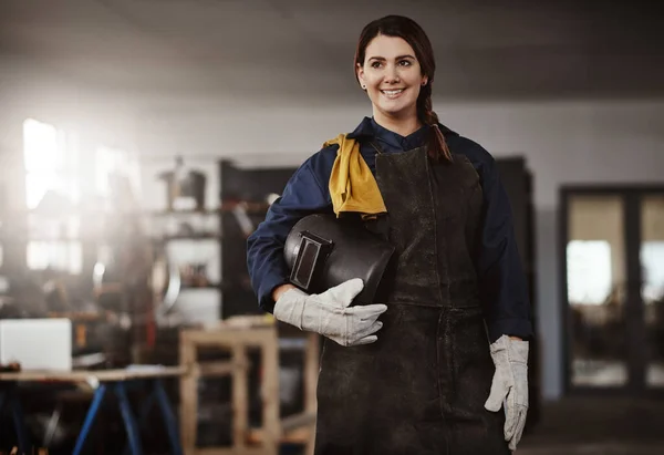 Ready Weld Cropped Portrait Attractive Young Creative Female Artisan Standing — Zdjęcie stockowe