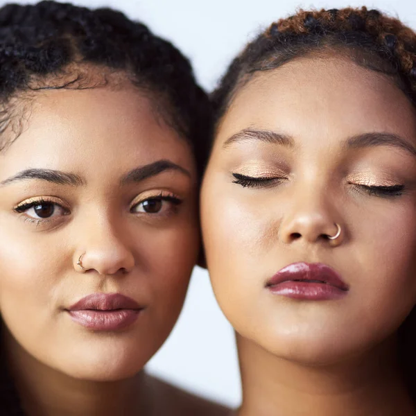 Flawless Glowing Skin What Aspire Studio Shot Two Beautiful Young — Fotografia de Stock