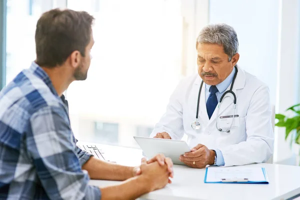 Relieved Tell You Everything Okay Confident Mature Male Doctor Consulting — Stockfoto