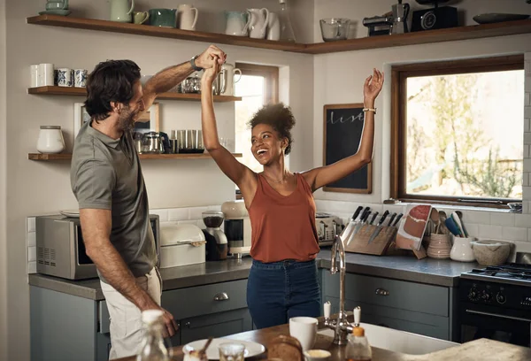 Happy Interracial Couple Dancing Having Fun Bonding Together Kitchen Home — Fotografia de Stock