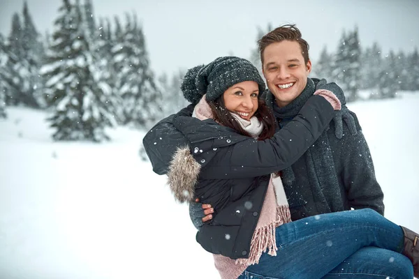 Out Snow Good Time Happy Young Couple Enjoying Themselves While — Stockfoto