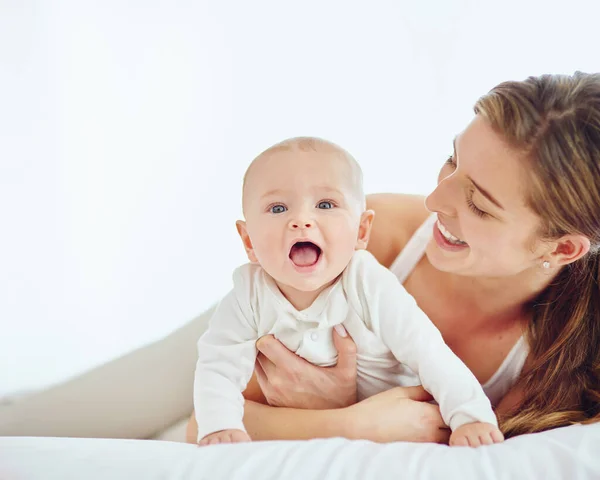 Loving Mother Baby Bonding Home Playing While Relaxing Bed Together — Stockfoto