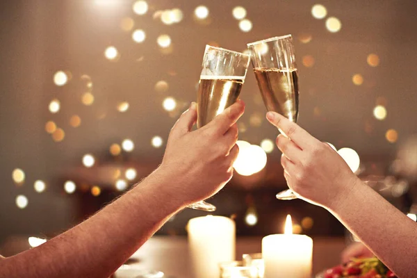Cheers Toast Celebration Couple Romantic Date Night Celebrating Anniversary Valentines — Stockfoto