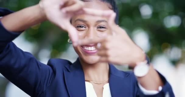 Woman Making Finger Photo Frame Blowing Kiss Happy Carefree Beautiful — Stok Video