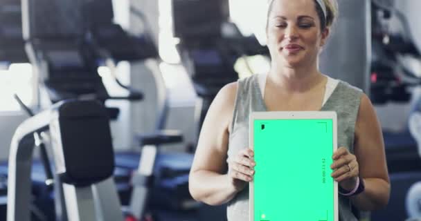 Fit Woman Holding Tablet Gym While Standing Looking Content Her — Vídeo de stock