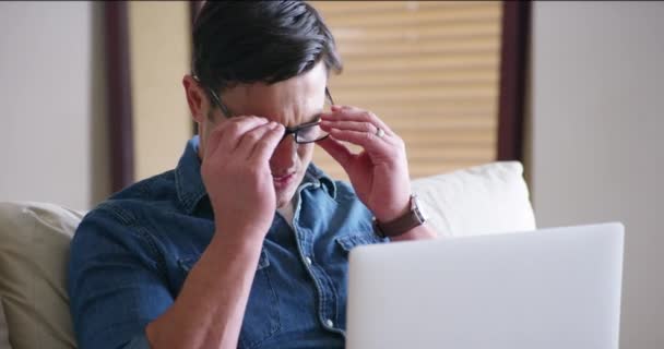 Tired Overworked Exhausted Entrepreneur Small Business Owner Rubbing His Eyes — Stok video