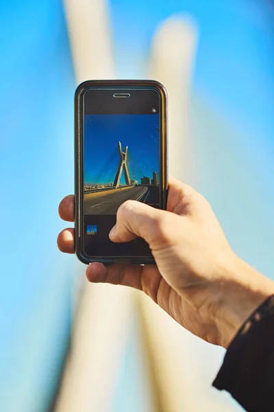 Never Take Skyline Granted Unrecognizable Man Taking Photo City His — Foto de Stock