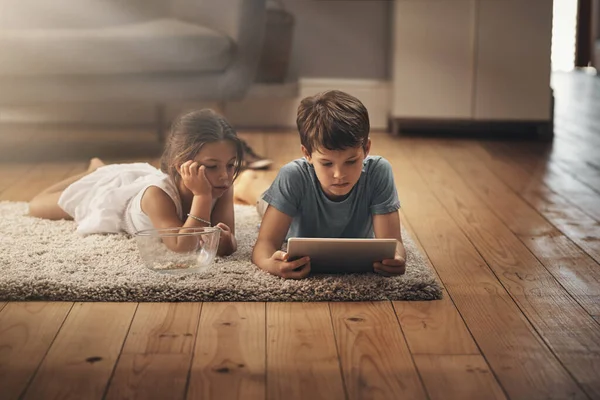 Curious World Connects Adorable Brother Sister Using Digital Tablet Together — Zdjęcie stockowe